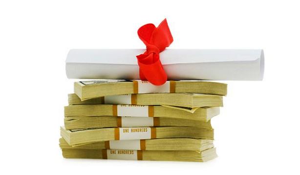 Becas del CIS para licenciados