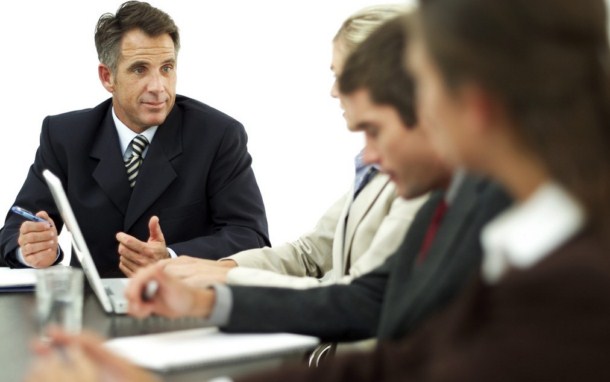 Becas para estudiar negocios y marketing