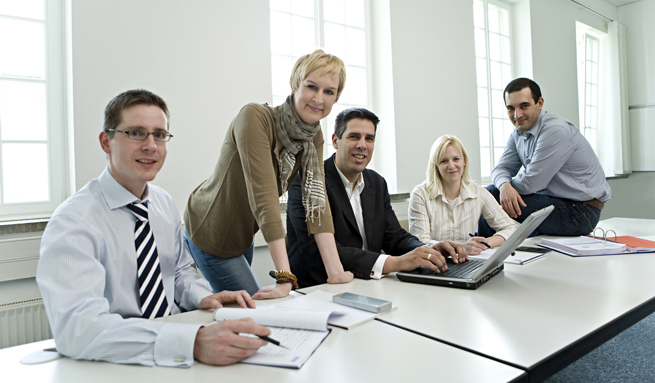 Becas para estudiar en Escoex 2012-2013