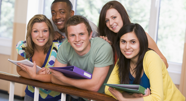 Beca en la Escuela de Negocios CEU para latinoamericanos 2013