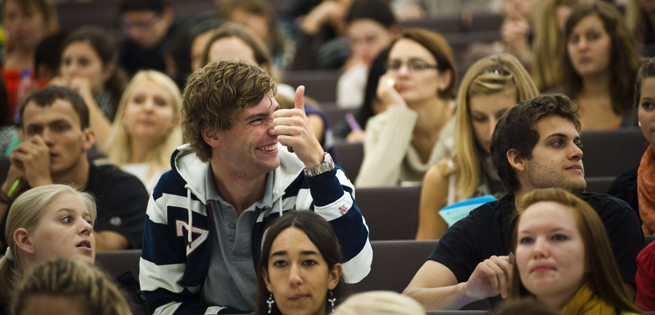 Becas del Instituto Nacional de Estudios Demográficos de Francia 2013-2014