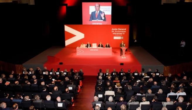 Becas Fórmula Santander para cursar estudios en el extranjero