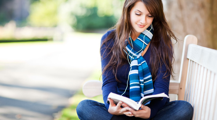 Concurso literario de la Editorial El Cuervo 2014